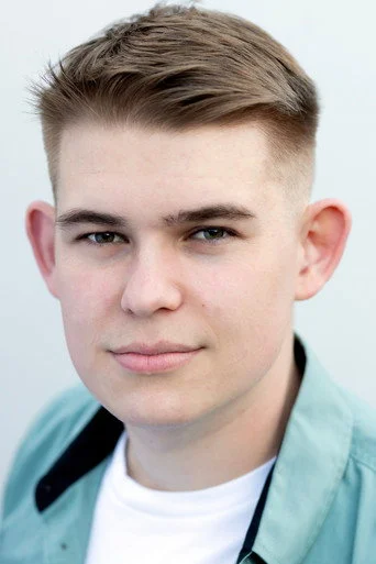 Chân dung Frankie Creagh-Leslie