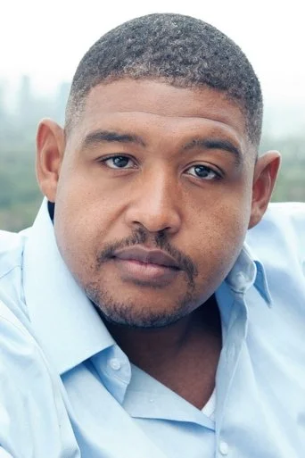 Chân dung Omar Benson Miller