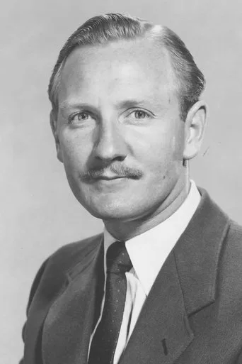 Chân dung Leslie Phillips