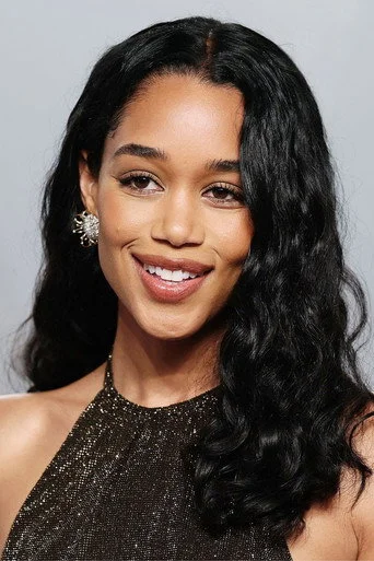 Chân dung Laura Harrier