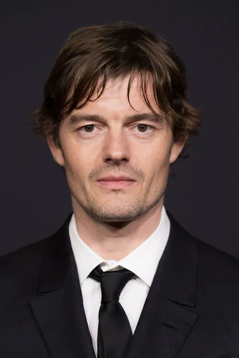 Chân dung Sam Riley