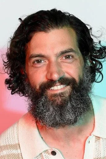 Chân dung David Alpay