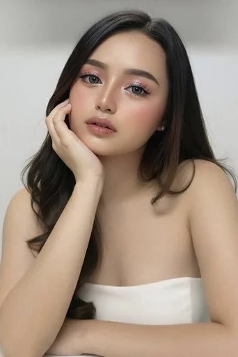 Chân dung Liana Rosales
