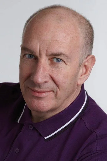 Chân dung Simon Day