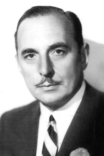 Chân dung Douglass Dumbrille