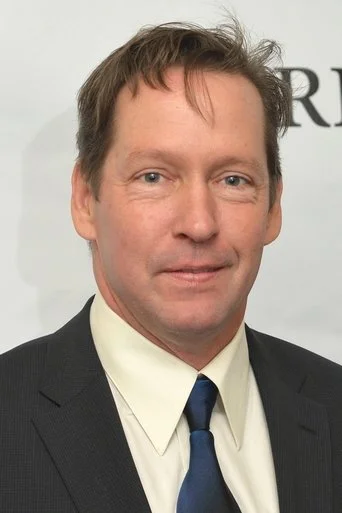 Chân dung D. B. Sweeney