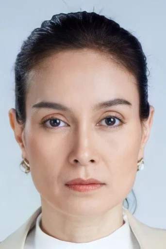 Chân dung Apasiri Nitibhon