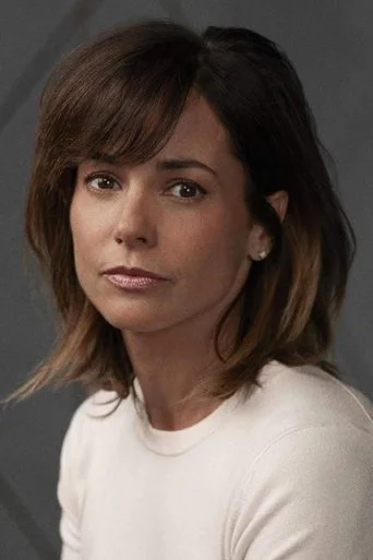 Chân dung Stephanie Szostak