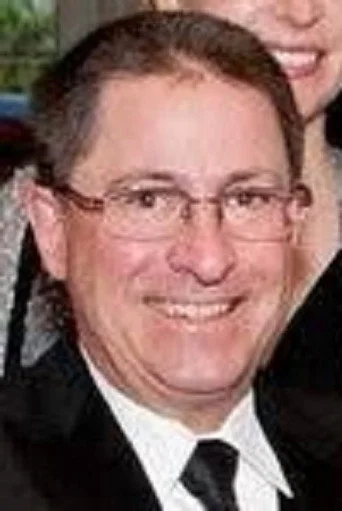 Chân dung Glenn Mendelson