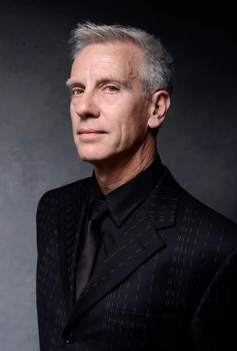 Chân dung Chris Sanders