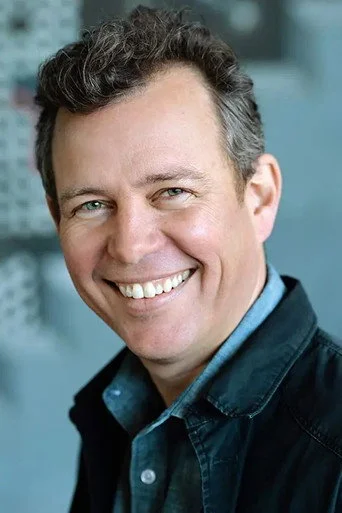 Chân dung Matthew Sharp