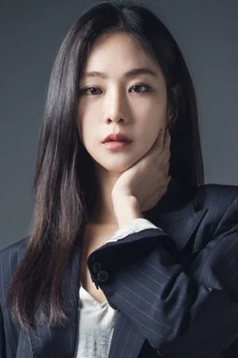 Chân dung Han Ji-eun