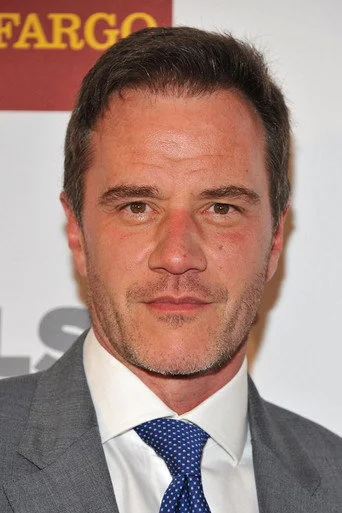 Chân dung Tim DeKay