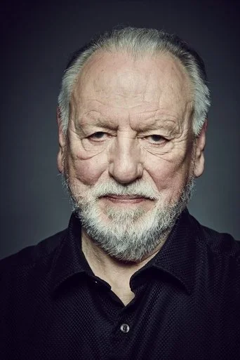 Chân dung Kenneth Cranham