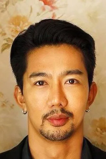 Chân dung Sarawut Siriphet