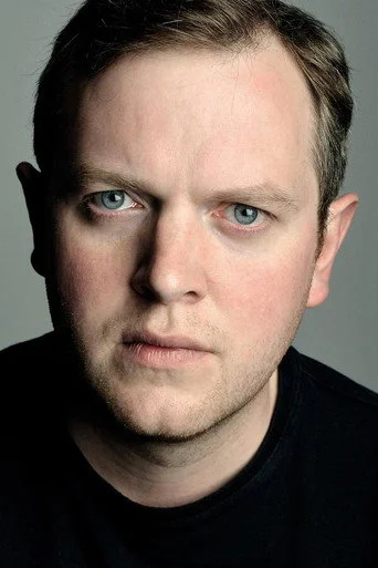 Chân dung Miles Jupp