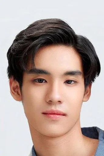 Chân dung Teerapong Suparwong