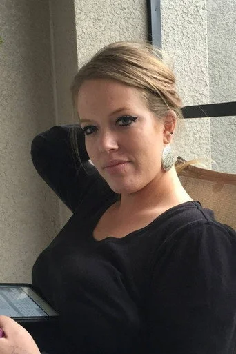 Chân dung Kristen Hooper