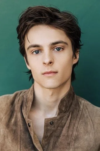 Chân dung Corey Fogelmanis