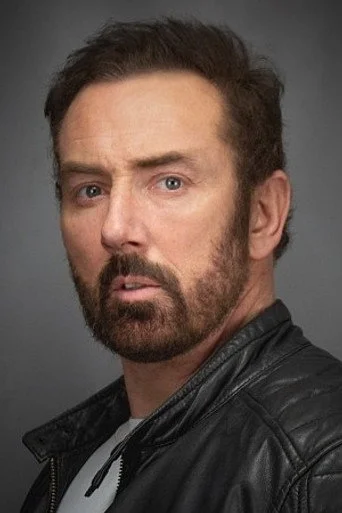 Chân dung Bryan Larkin