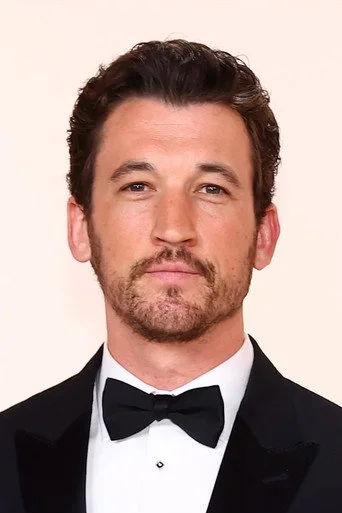 Chân dung Miles Teller