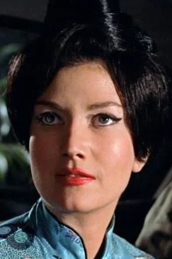 Chân dung Zena Marshall