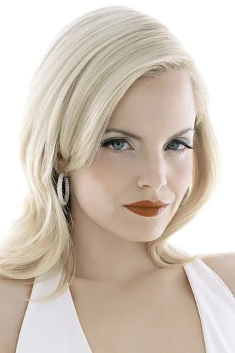 Chân dung Mena Suvari