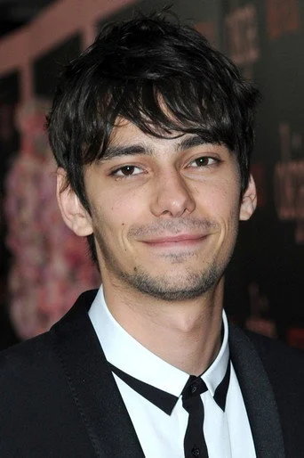 Chân dung Devon Bostick