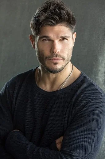 Chân dung Taylor James