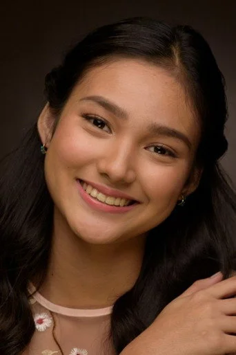 Chân dung Karina Bautista