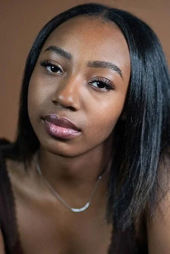 Chân dung Mikenzie Taylor