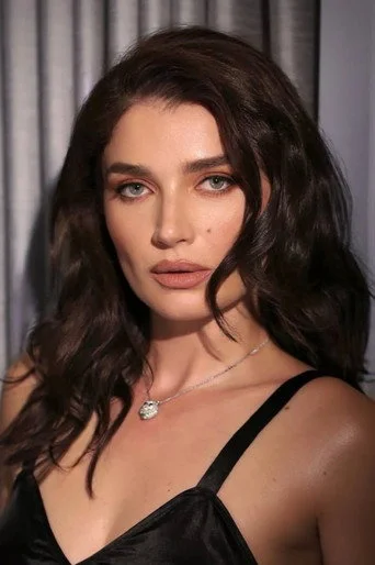 Chân dung Eve Hewson