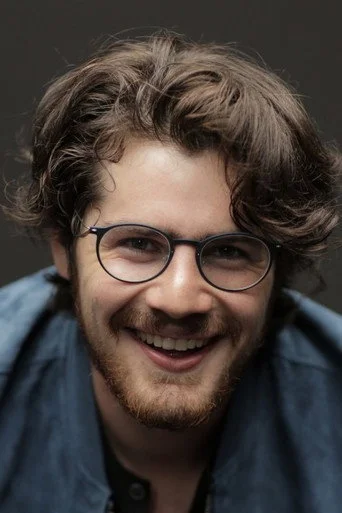 Chân dung Daniel Roher