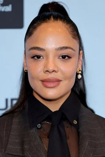 Chân dung Tessa Thompson