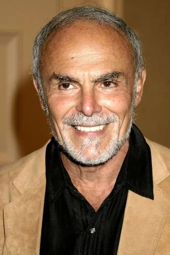 Chân dung John Saxon
