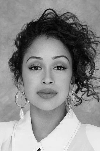 Chân dung Liza Koshy
