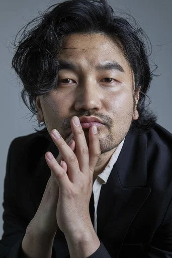 Chân dung Lee Suk