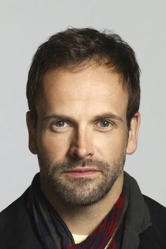Chân dung Jonny Lee Miller