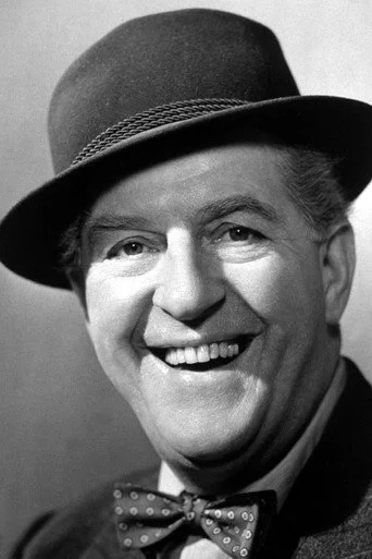 Chân dung Stanley Holloway