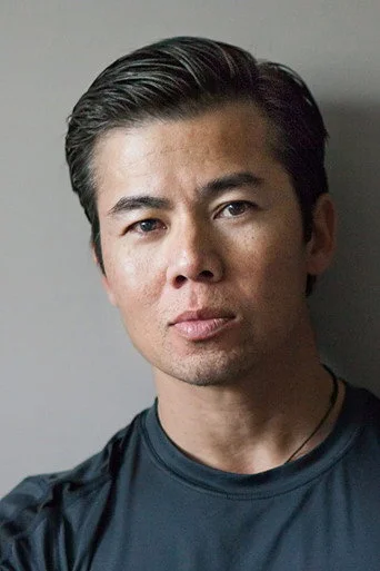 Chân dung Tom T. Tran