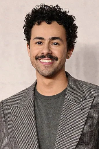 Chân dung Ramy Youssef