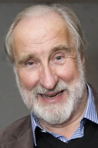 Chân dung Christopher Benjamin