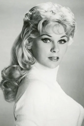 Chân dung Grace Lee Whitney