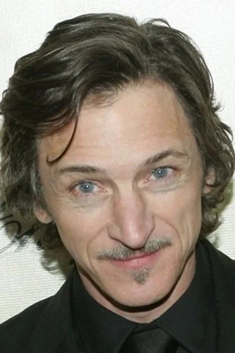 Chân dung John Hawkes