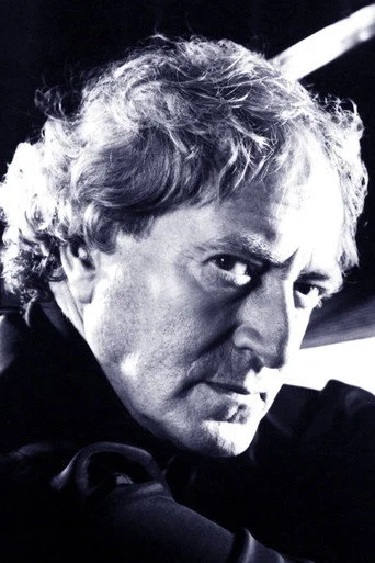 Chân dung John Barry