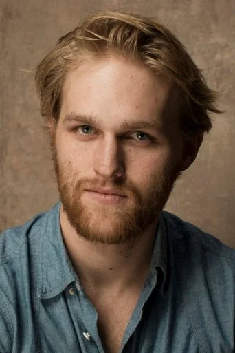 Chân dung Wyatt Russell
