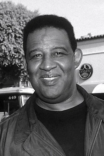 Chân dung Frank McRae