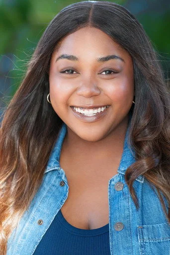 Chân dung Jessica Mikayla Adams